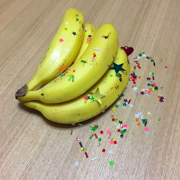 De banaan, naast de ananas mijn favoriete fruit. Toch heeft de banaan niet zo’n goed imago. Hij zou een dikmaker zijn door het relatief hoge suikergehalte….. maar dat is nogal kort door de bocht. Een bananen bevat zo’n 120 calorieen (afhankelijk van de grootte), maar daarvoor krijg je dan ook heel veel goeds aan vitaminen, […]